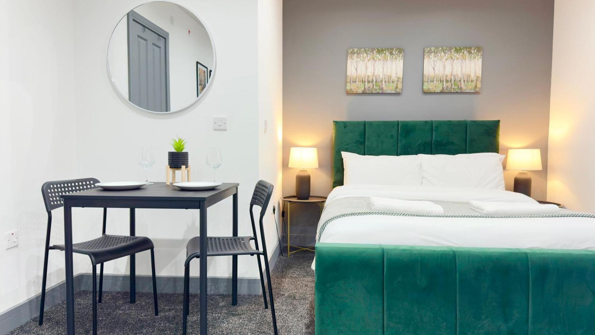 Rnm - Upgraded Business Stay For Travelling Contractors, All Amenities, Private Access Entire Place, Kitchen & Washroom, Smart Tv, Easy Access, Parking Nearby Cradley Heath Exterior foto