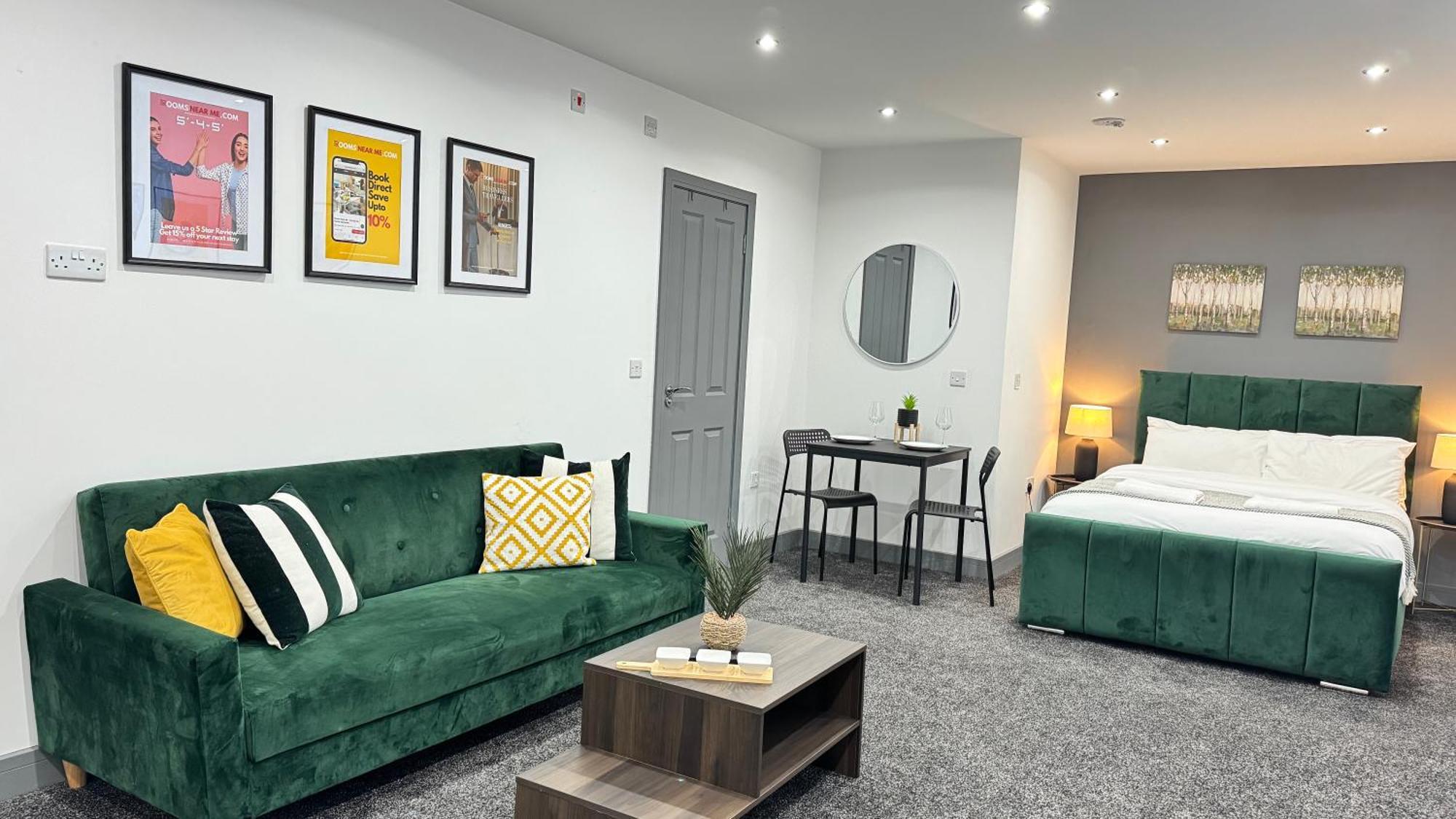 Rnm - Upgraded Business Stay For Travelling Contractors, All Amenities, Private Access Entire Place, Kitchen & Washroom, Smart Tv, Easy Access, Parking Nearby Cradley Heath Exterior foto