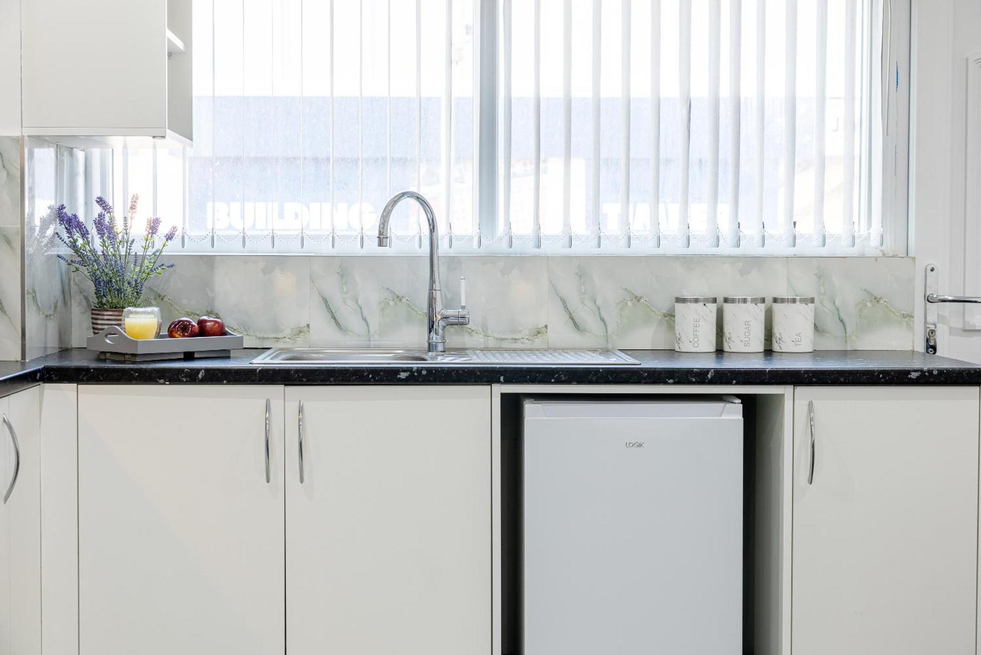 Rnm - Upgraded Business Stay For Travelling Contractors, All Amenities, Private Access Entire Place, Kitchen & Washroom, Smart Tv, Easy Access, Parking Nearby Cradley Heath Exterior foto