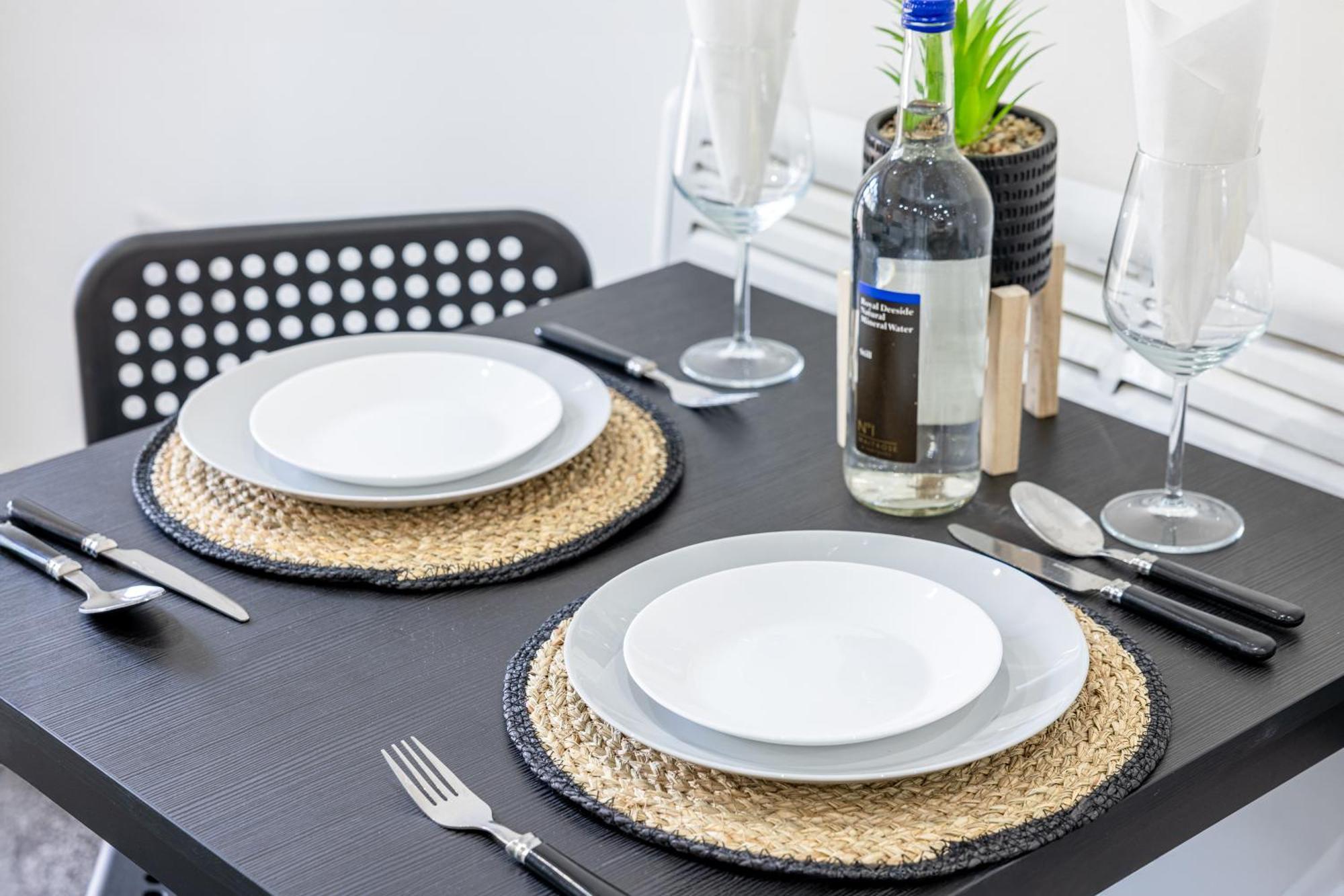 Rnm - Upgraded Business Stay For Travelling Contractors, All Amenities, Private Access Entire Place, Kitchen & Washroom, Smart Tv, Easy Access, Parking Nearby Cradley Heath Exterior foto